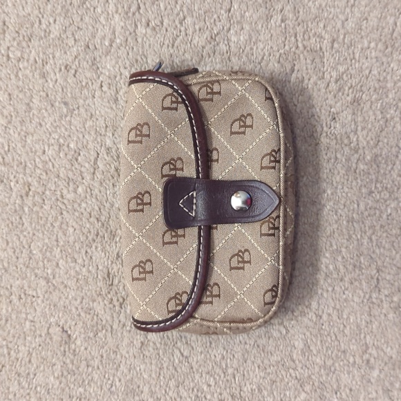Dooney & Bourke Wallet/Pouch - Picture 1 of 6